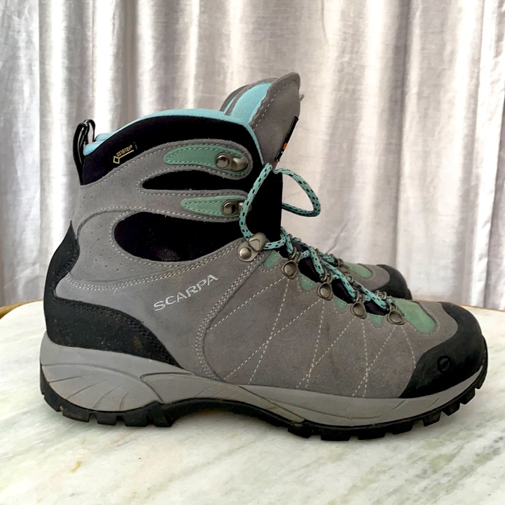 SCARPA R-EVOLUTION WATERPROOF HIKING BOOTS
